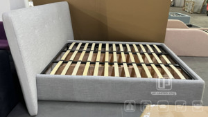 โครงเตียงดีไซน์มินิมอลเหนือกาลเวลา UPdecors รุ่น UP-004 Mini เตียงคู่แบบโมเดิร์นหุ้มเบาะพร้อมหัวเตียง ทำจากไม้เนื้อแข็ง - Product Image 5