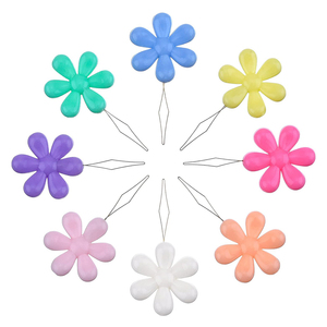 1pc Flower Shaped <strong>Needles</strong> <strong>Threader</strong> Colorful Plastic Wire Loop DIY <strong>Needle</strong> <strong>Threader</strong> for Hand Stitching Sewing Embroidery - Product Image 1
