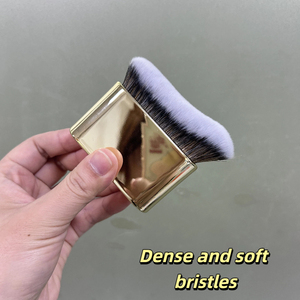 Pinceau autobronzant YRX Private Label pour le corps, applicateur de crème solaire, pinceau Kabuki angulaire et incurvé, pinceau fond de teint écologique - Product Image 4