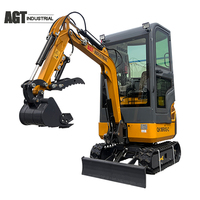 Mini-excavatrice compacte sur chenilles, climatisation, moteur essence Rato 420, cabine fermée, bras pivotant latéralement, pince hydraulique