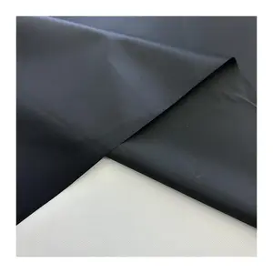 ผ้าธรรมดาโพลีเอสเตอร์ผ้า Taffeta เคลือบ PVC บรรจุสําหรับใช้ในม้วนสําหรับผ้ากระเป๋า