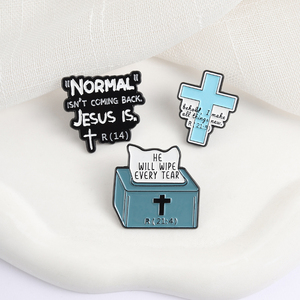 Broches en émail avec citations bibliques chrétiennes de Jésus, motif boîte à mouchoirs 'Il essuyera toutes les larmes', badges de revers, bijoux, cadeau pour amis - Product Image 3