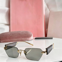 Lunettes de soleil unisexes jaunes et violettes, petites, carrées, à monture intégrale, avec verres dégradés, protection UV pour les activités de plein air et la plage