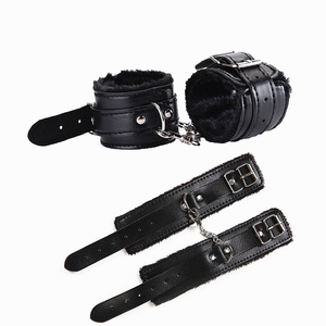 Sadomasoquismo bondage para adultos, juguetes sexys de San Valentín, esposas de cuero con pelo suave - Product Image 6