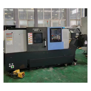 Tornio CNC Usato Doosan PUMA2450 con Sistema FANUC, Macchina per Tornitura e Fresatura a Bancale Inclinato - Product Image 1