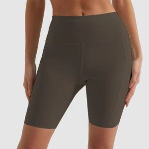 Shorts de Yoga de Cintura Alta a la Moda, Tela Elástica sin Sensación de Estrujamiento, Doble Uso para Entrenamiento de Yoga, Ropa Casual de Calle, Múltiples Colores - Product Image 4