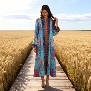 Robe longue élégante en polyester avec strass thermocollants de luxe pour femmes musulmanes, idéale pour les occasions spéciales - Product Image 2