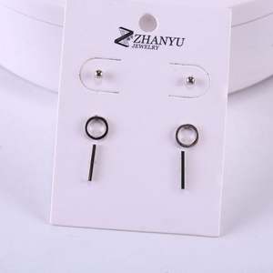 Joyería de mujer de acero inoxidable redondo claro Cubic Zirconia Stud pendiente Stud pendientes - Product Image 1