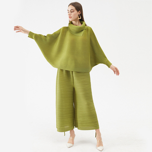 Nuovi <span class=keywords><strong>pantaloni</strong></span> larghi pieghettati orizzontali con risvolto a due pezzi, completi da <span class=keywords><strong>donna</strong></span> a pieghe di grandi dimensioni - Product Image 1