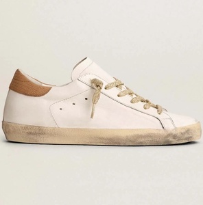 รองเท้าลำลองคุณภาพสูงสุดรุ่นโกลเด้นสตาร์คลาสสิค ปี 2026 สำหรับผู้ชายและผู้หญิง สไตล์เดินเล่น แฟชั่นดีไซเนอร์ รองเท้าวิ่งและเดิน - Product Image 2