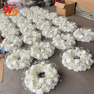 Aro Floral Blanco con Diseño Moderno para Decoración de Bodas y Eventos - Product Image 4