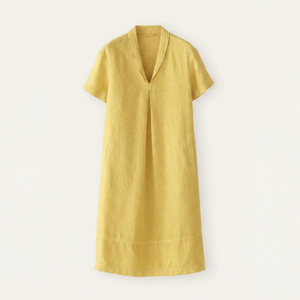 Robe trapèze jaune moutarde à manches courtes pour femme avec col en V, col cranté, poches latérales et coupe droite décontractée - Product Image 1