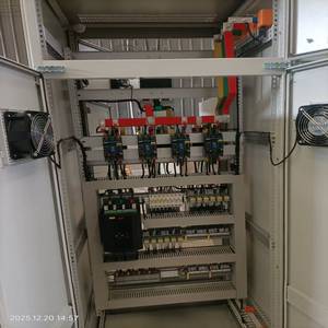 لوحة تحكم مخصصة منخفضة الضوضاء للتحكم في محولات التيار الكهربائي (VFD/PLC) لتطبيقات تنقية الفحم وتوزيع الطاقة في مناجم الفحم - Product Image 4
