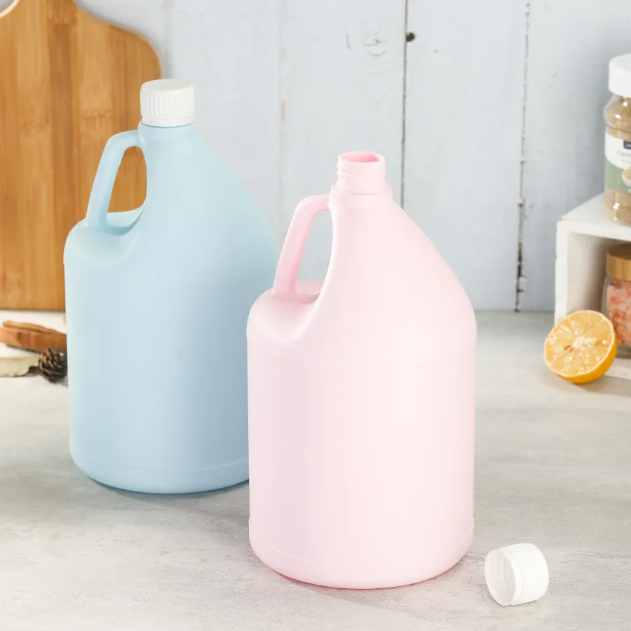 Grande capacité 1 gallon 1800 ml 1.8 L couleur rose bleu matériau HDPE cruches en plastique en gros avec poignée