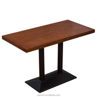 Ensembles Tables et Chaises de Café Style Américain Classique pour Restaurant, Parc ou Salon de Thé – Banquettes, Tables de Bar et Tables Basses en Bois