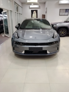 ZE EKR 001 AWD 2022 Usado, Vehículo Eléctrico de Lujo, 100 kWh, Largo Alcance, Motor Dual - Product Image 1