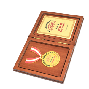 Medalla personalizada Memorial del ejército Premios de Honor de madera Placa Trofeos Productor Nombre Logo Imprimir Plegable Venta al por mayor Diseño barato 3D Oro - Product Image 4