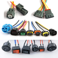 Connettori Impermeabili per Auto, Grado di Protezione IP66, 12V 10A, Cablaggi Automobilistici Personalizzati e Prese per Lampade