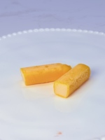 Glace aux fruits surgelée en forme de chips, saveur fruitée, sachet de 90g avec sauce ketchup, approvisionnement en vrac