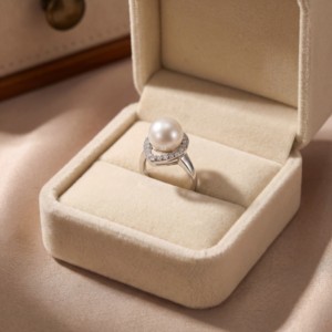 Bague en perles Halo d'inspiration cardiaque avec <span class=keywords><strong>bordure</strong></span> pavée de CZ, bijoux raffinés pour la femme moderne - Product Image 2