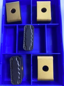 Tùy chỉnh tungsten <span class=keywords><strong>carbide</strong></span> đường sắt chèn lunx191940 lnux301940 cho gia công đường sắt bánh xe OEM hỗ trợ - Product Image 2