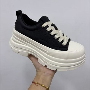 Chaussures en toile blanches et noires, style décontracté, pour hommes et femmes, baskets de sport plates, chaussures de marche, baskets classiques tendance - Product Image 3