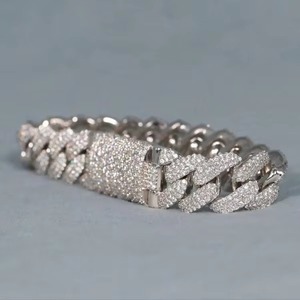 Bracelet en moissanite de haute qualité, bracelet tendance en argent sterling, bijou étincelant, cadeau disponible à la vente - Product Image 6