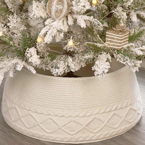 Falda para Árbol de Navidad Blanca de 28 Pulgadas, de Felpa Suave y Ecológica, de la Fábrica YUELIAN, con Opciones Personalizables para Decoración del Hogar - Product Image 1
