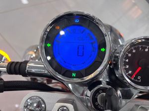 دراجة نارية مستعملة طراز LLFAN V16S بمحرك V-twin وحقن وقود إلكتروني، سعة 250 سي سي، للطرق الوعرة، بخمس سرعات - Product Image 4