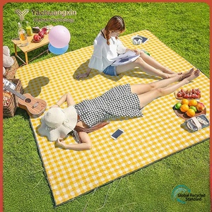 Tapete de Picnic Plegable con Diseño Floral, Tela Oxford Verde, Rectangular, para Acampar al Aire Libre, Uso en Todas las Estaciones - Product Image 5