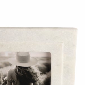 Cornice Rettangolare Moderna in Marmo 4x6 Pollici, Cornice Decorativa da Tavolo e da Parete, Finitura Liscia e Lucida - Product Image 6