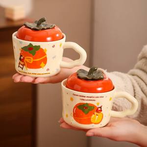 แก้วเซรามิคทรงลูกพลับ Zuo Mu พร้อมฝาปิด ทนความร้อน ใช้สำหรับกาแฟ เหมาะสำหรับเป็นของขวัญ ฤดูหนาว 2025 ลายเพ้นท์มือ - Product Image 3