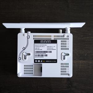 ONT XPON ZC-520T double mode GPON/EPON avec 1 port VoIP, 3 ports FE, 1 interface USB, 1 port TV CATV et accès sans fil 2.4G pour réseau optique - Product Image 4
