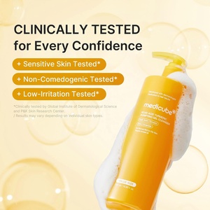 Detergente schiumogeno in gel alla curcuma e acido kojico Medicube |   Gel Illuminante Viso e Corpo per Pelli Grasse |   Rimozione di Trucco e Protezione Solare - Product Image 4