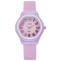 Montre à quartz W139 mignonne avec chiffres 3D pour filles, boîtier polygone irrégulier, bracelet en silicone souple, montre-bracelet décontractée et tendance pour femmes, vente en gros