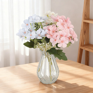Bouquet d'hortensias artificiels en soie, fleurs roses, blanches et bleu clair, style campagnard, arrangement floral décoratif pour la maison et le jardin - Product Image 1