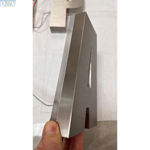 لافتة مخصصة بحروف كروم ثلاثية الأبعاد مع لافتة مصقولة من الفولاذ المقاوم للصدأ بإضاءة خلفية للزينة - Product Image 4