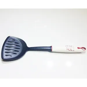 Kalite Wok Turner ustalık ihracat hassas ve stil nihai Wok Turner ile Stir Fry oyunu yükseltmek