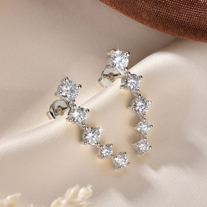 Boucles d'oreilles clous délicates en forme de griffe pour femmes, en moissanite, plaquées or, avec coupe ronde symétrique, pour <span class=keywords><strong>piercing</strong></span> de cartilage, style sourire - Product Image 2
