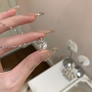 Collier de perles Shijia haut de gamme avec argent pur S925, nouveau design élégant et luxueux de style français, petit design de bulbe - Product Image 4