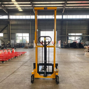 Apilador Eléctrico Hidráulico de Alta Calidad Zhongsheng, Apilador de Palés de 2 Toneladas*2m, Carretilla Elevadora Manual, Altura Máxima de 2000mm, Ancho de Horquilla de 550mm - Product Image 3
