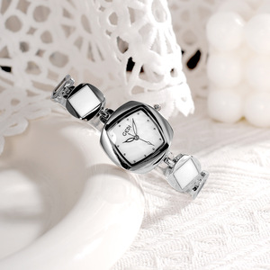 Reloj de Pulsera para Mujer con Diseño Creativo, Reloj de Cuarzo de Alta Gama con Madreperla - Product Image 1