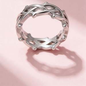 Anillo de Acero Inoxidable con Dientes de Dragón de Espinas Huecas - Product Image 4