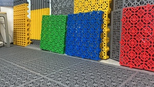 Removable Interlocking SPC Click Lock Anti-Scratch Garage Flooring 40*40*1.8cm PP Tiles for Hotel Apartment Warehouse <strong>Showroom</strong> - Product Image 3