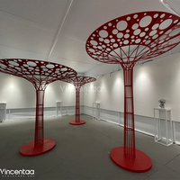 Sculpture d'arbre en métal rouge Vincentaa pour les places commerciales et les espaces publics urbains