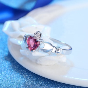 Prix de gros irlandais coeur <span class=keywords><strong>Claddagh</strong></span> anneau plaqué <span class=keywords><strong>argent</strong></span> avec Zircon cubique coeur noeud anneau hommes femmes amour fidélité anneau bijoux - Product Image 5