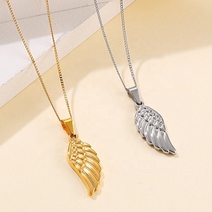 Bijoux pour hommes, chaîne en acier inoxydable dorée, collier avec ailes d'ange gardien, designs en gros - Product Image 6