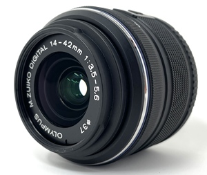 Objectif d'appareil photo OM SYSTEM M.Zuiko Digital 14-42mm F3.5-5.6 IIR Noir pour appareil photo système Quatre Troisièmes, Compact 3X Z - Product Image 4