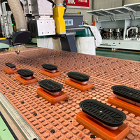 Machine de découpe et de gravure CNC pour plaques en bois, portes en bois, avec moteur servo et scie ATC