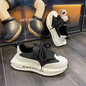 Erkekler için moda Sneakers Retro ayakkabı spor yürüyüş tarzı ayakkabı özel tıknaz yüksekliği artan ayakkabı zapatos casuales
